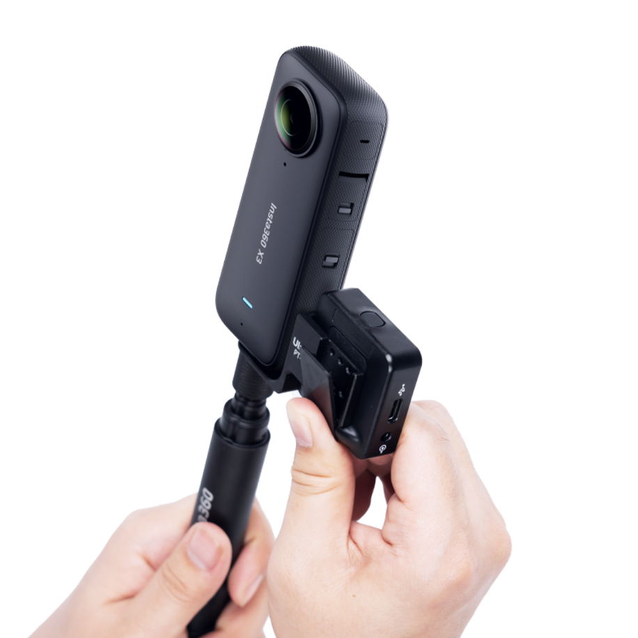 suport prindere insta360 x3 x2 cold shoe — Hands clipping receiver onto mount